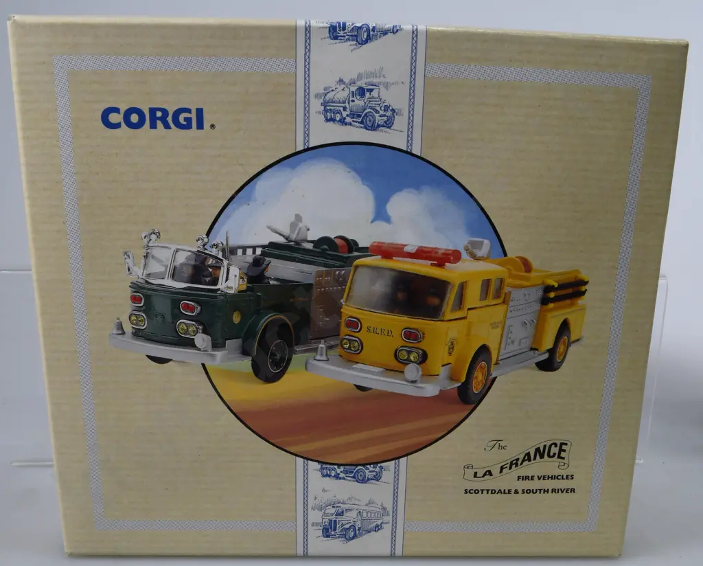 CORGI BOXED FIRE ENGINES Image 1++
