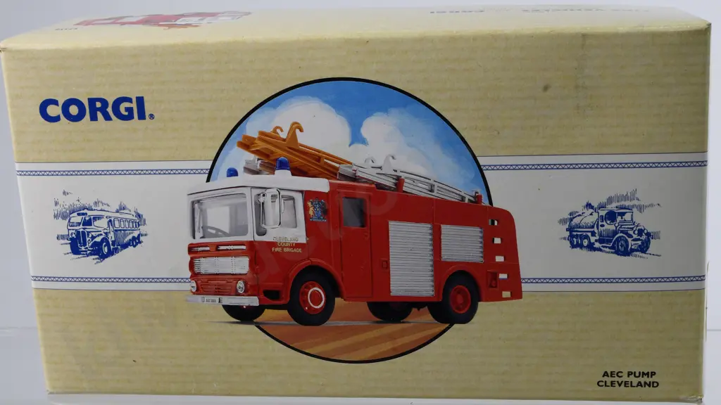 CORGI BOXED FIRE ENGINES Image 1++