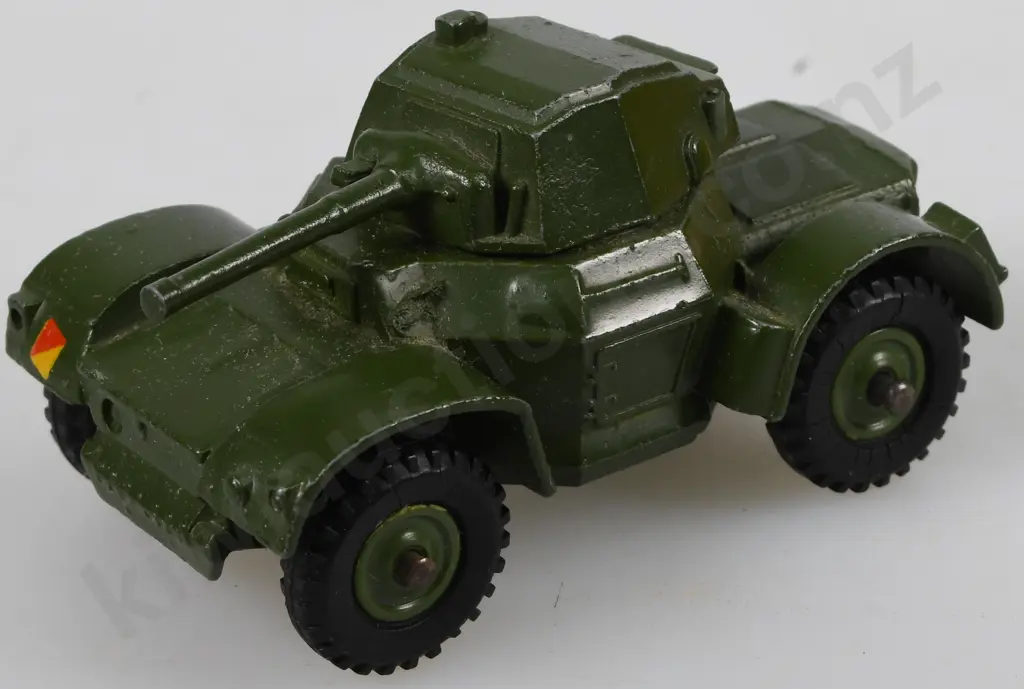 DINKY ARMY TOYS, ARMOURED CAR, CARRIER Image 1++
