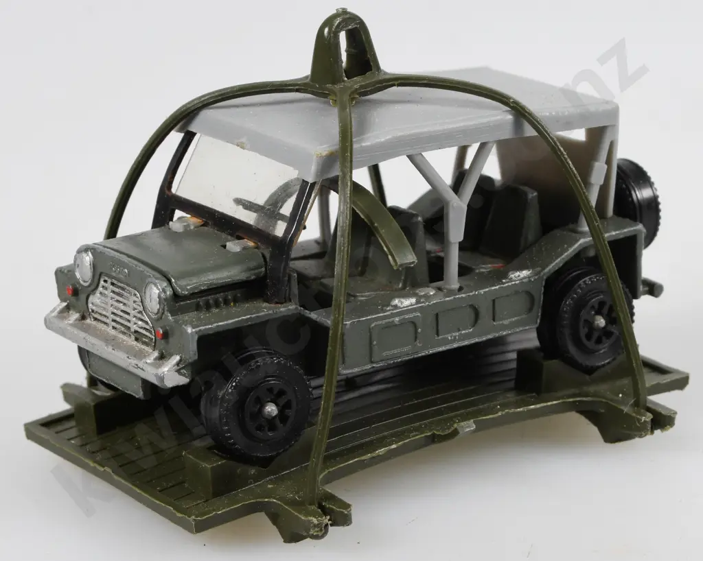 DINKY 622 ARMY TRUCK, 601 AUSTIN PARA MOKE Image 1++