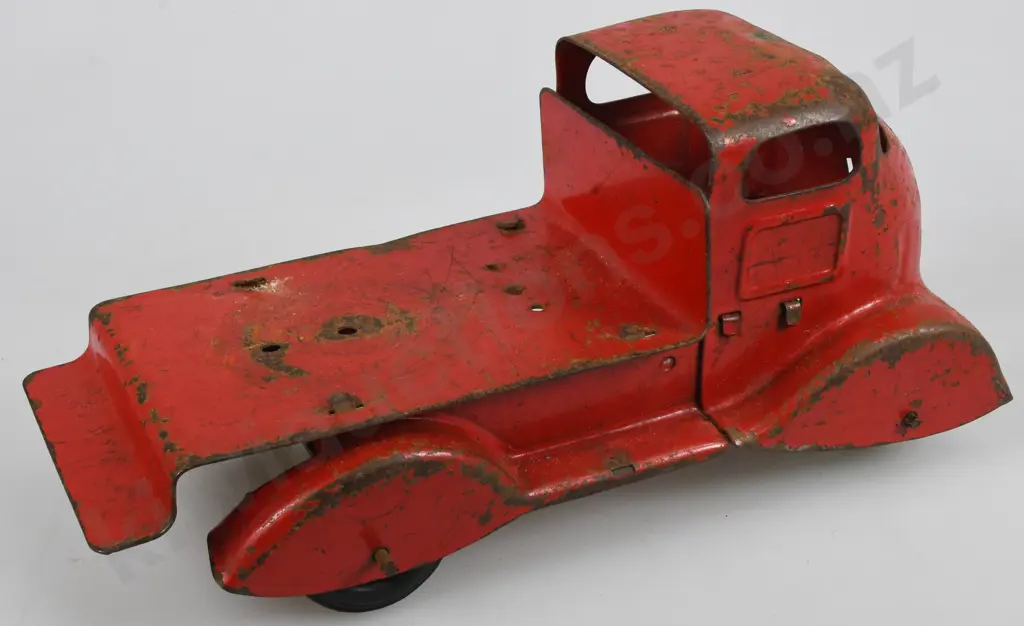 TIN PLATE TOYS ASSORTED Image 1++
