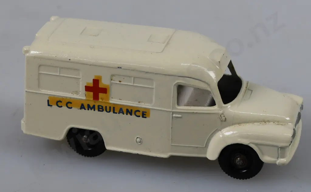 MATCHBOX SERIES FIRE, AMBULANCE Image 1++