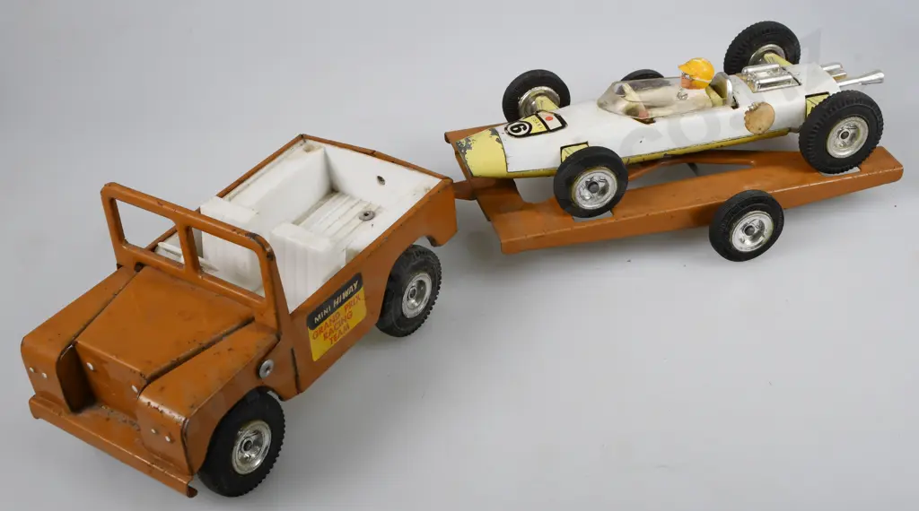 TRIANG RACING CAR TRAILER SET Image 1++