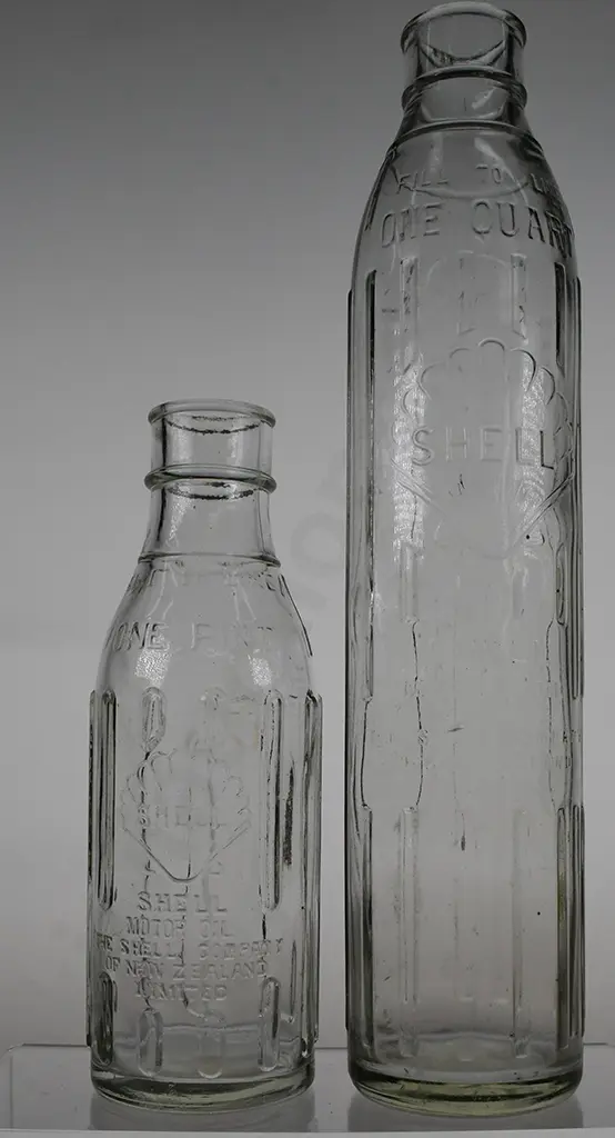 SHELL PINT AND QUART OIL BOTTLES Image 1++