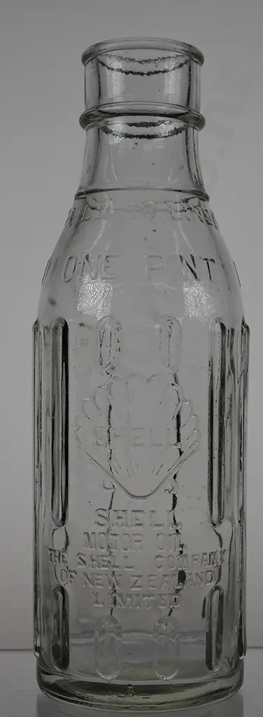 SHELL PINT AND QUART OIL BOTTLES Image 1++