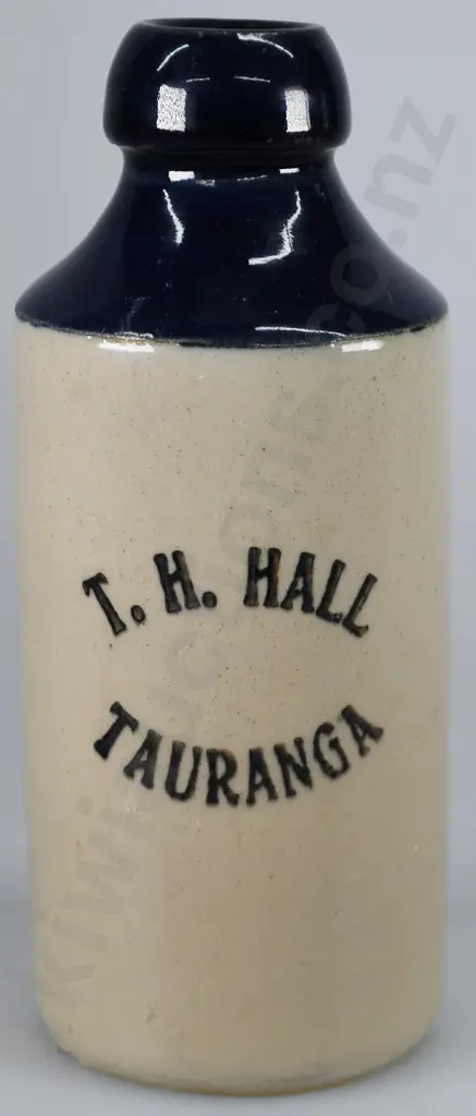 HALL TAURANGA GINGER BEER Image 1++