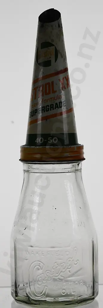 WAKEFIELD CASTROL PINT OIL BOTTLE Image 1++