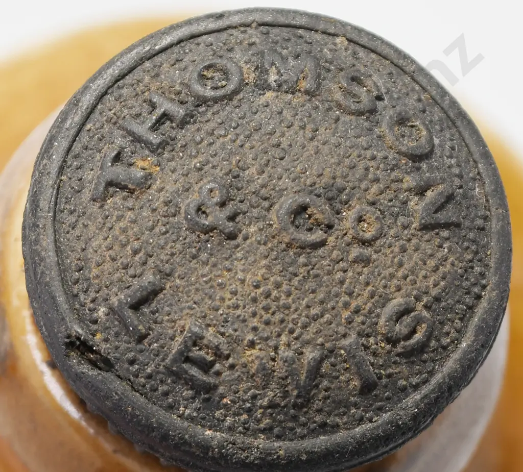 THOMSON LEWIS WELLINGTON WANGANUI GINGER BEER Image 1++