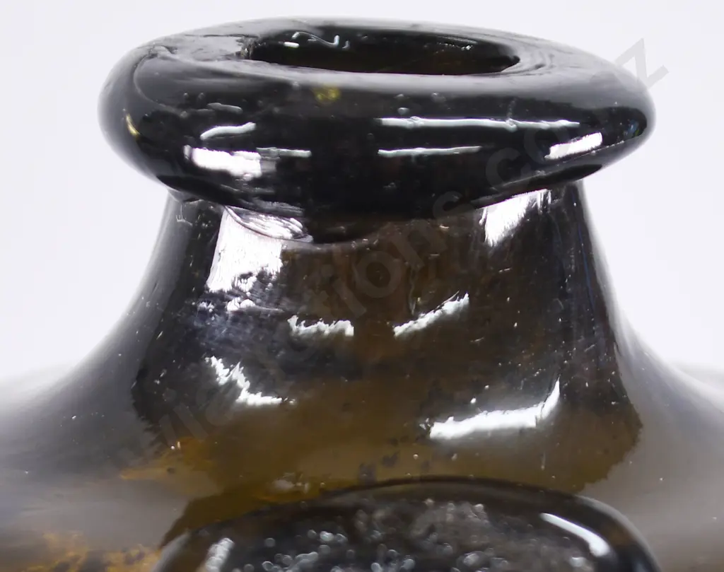 VAN DEN BERGH FREE BLOWN SEALED GIN Image 1++