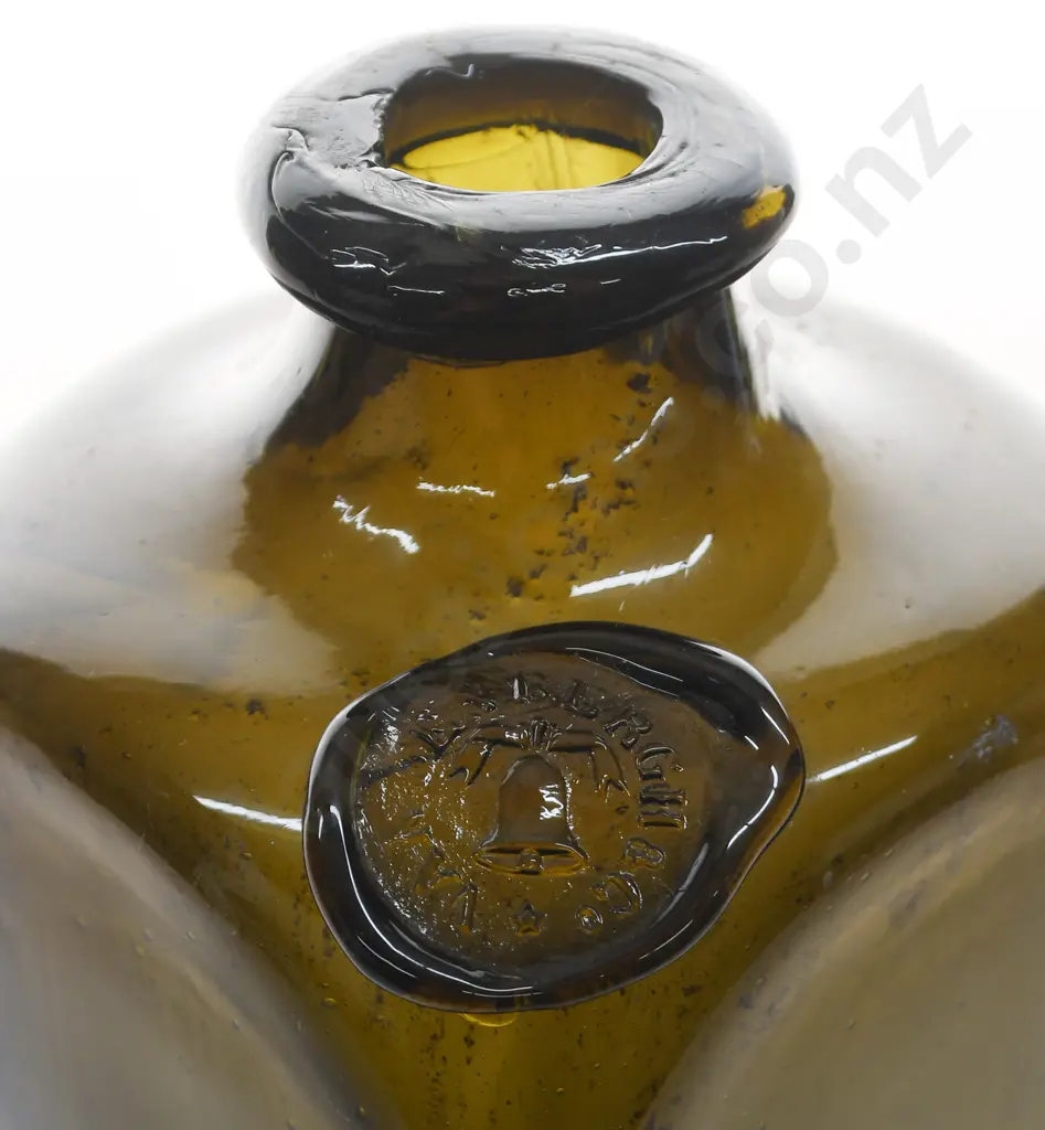 VAN DEN BERGH FREE BLOWN SEALED GIN Image 1++