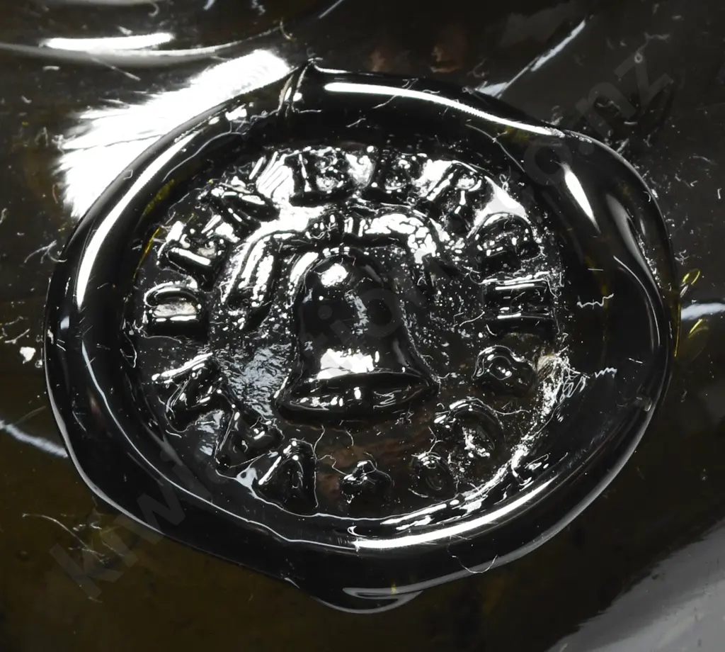 VAN DEN BERGH FREE BLOWN SEALED GIN Image 1++