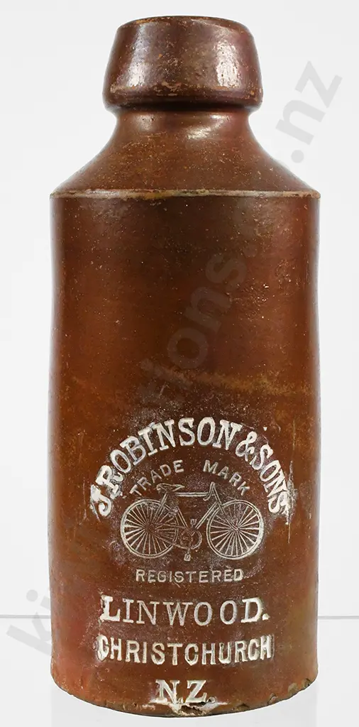 ROBINSON CHRISTCHURCH IMPRESSED GINGER BEER Image 1++