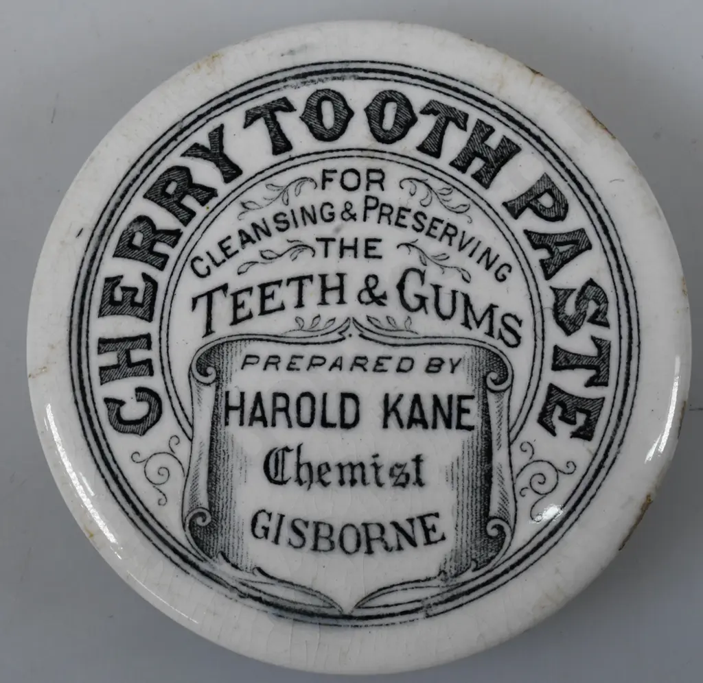 HAROLD KANE GISBORNE NZ POT LID Image 1++