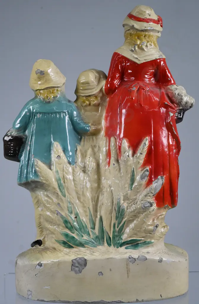 YARDLEY LAVENDER PLASTER FIGURINE Image 1++