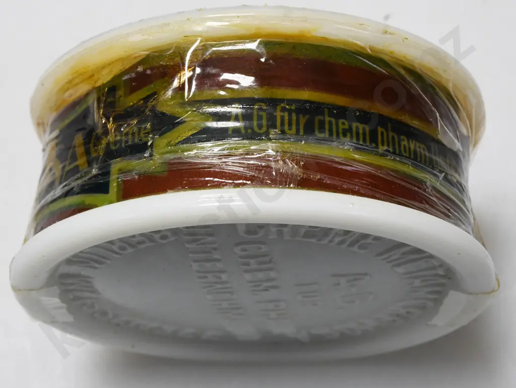 BOXED METAMORPHOSA MILK GLASS LID AND BASE Image 1++