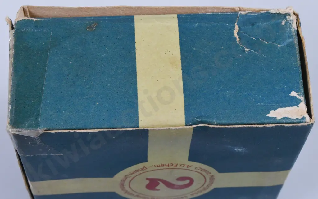 BOXED METAMORPHOSA MILK GLASS LID AND BASE Image 1++
