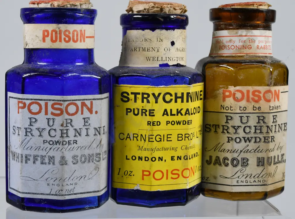 LABELLED STRYCHNINE POISONS Image 1++