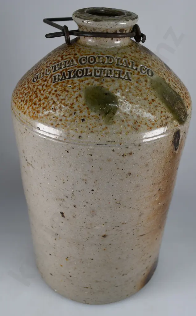 CLUTHA CORDIAL CO BALCLUTHA STONE JAR Image 1++