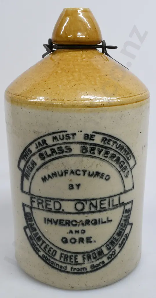 FRED O'NEILL INVERCARGILL & GORE STONE JAR Image 1++