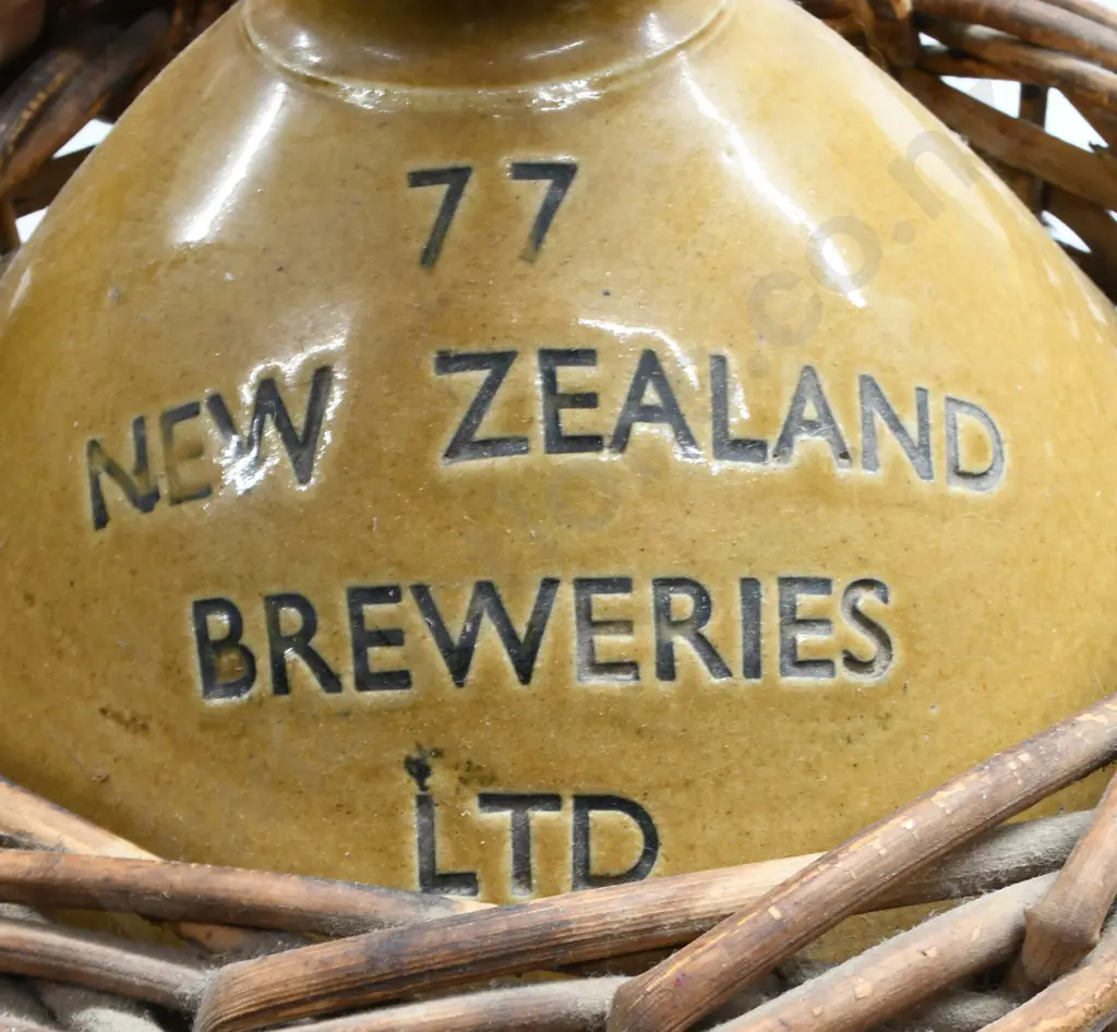 NEW ZEALAND BREWERIES 2 GALLON STONE JAR Image 1++