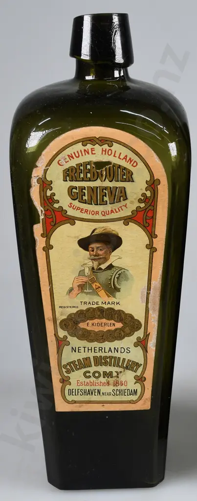KIDERLIN LABELLED GIN BOTTLE Image 1++