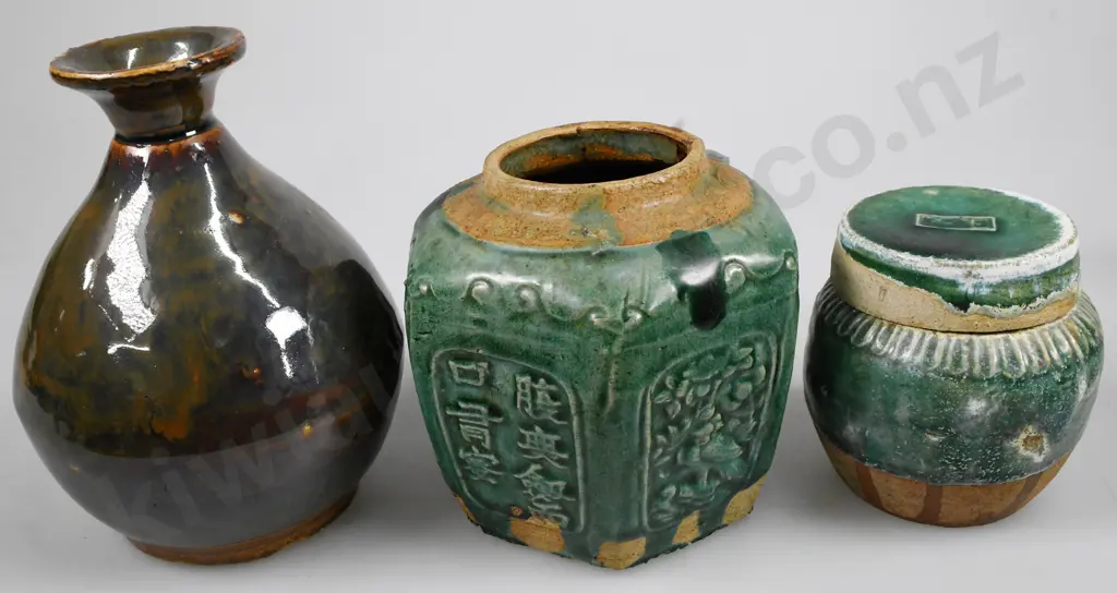 CHINESE GINGER JARS & TIGER WHISKY Image 1++