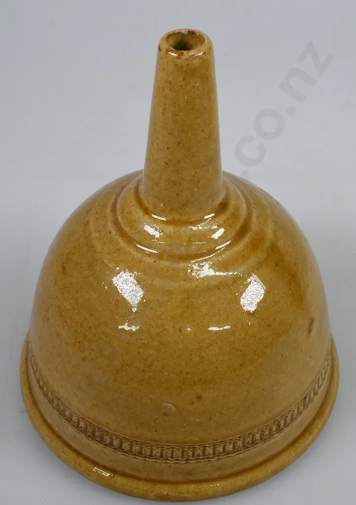 LUKE ADAMS LABORATORY FUNNEL Image 1++