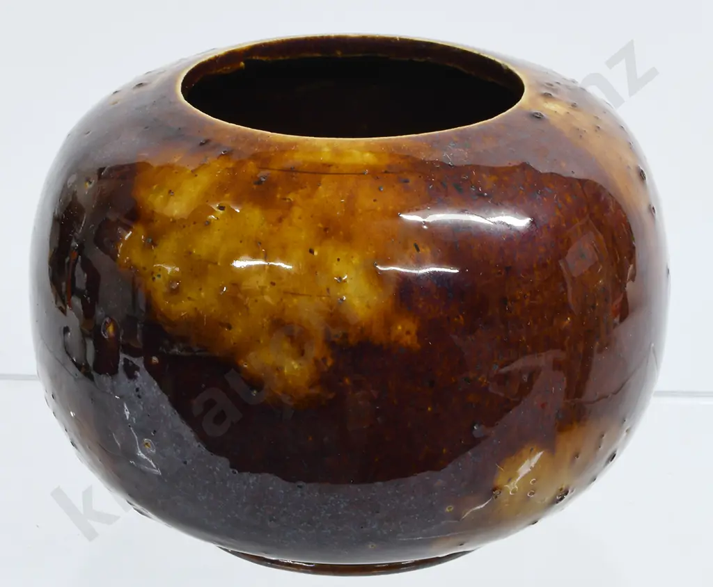 LUKE ADAMS VASE Image 1++