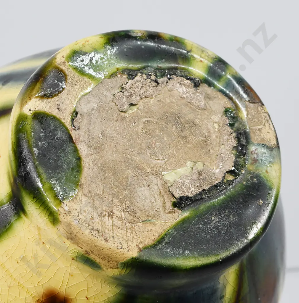 COLONIAL POTTERY MONEY BOX Image 1++