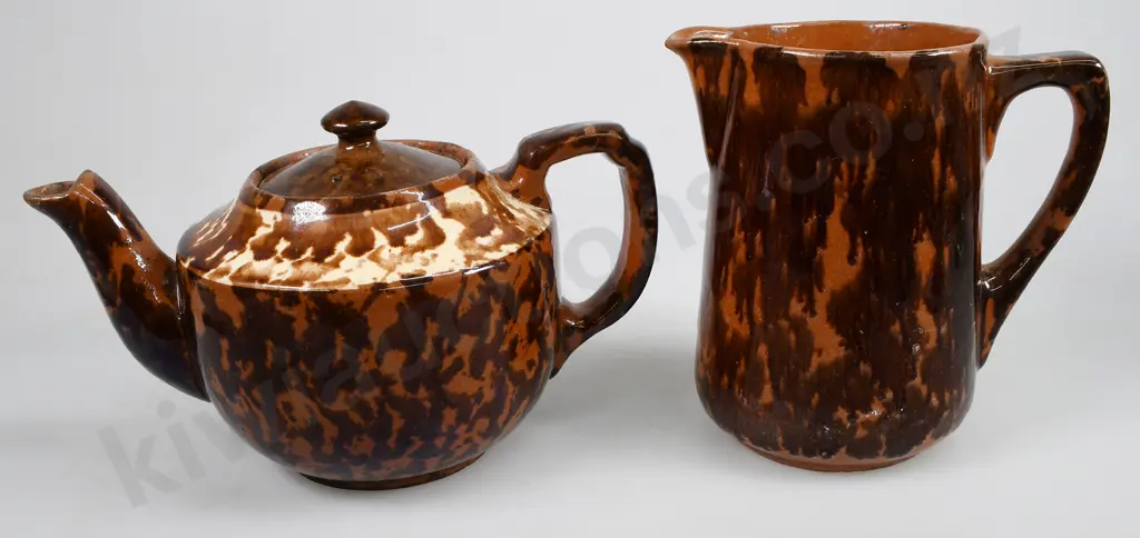 NZ POTTERIES WELLINGTON TEAPOT AND JUG Image 1++