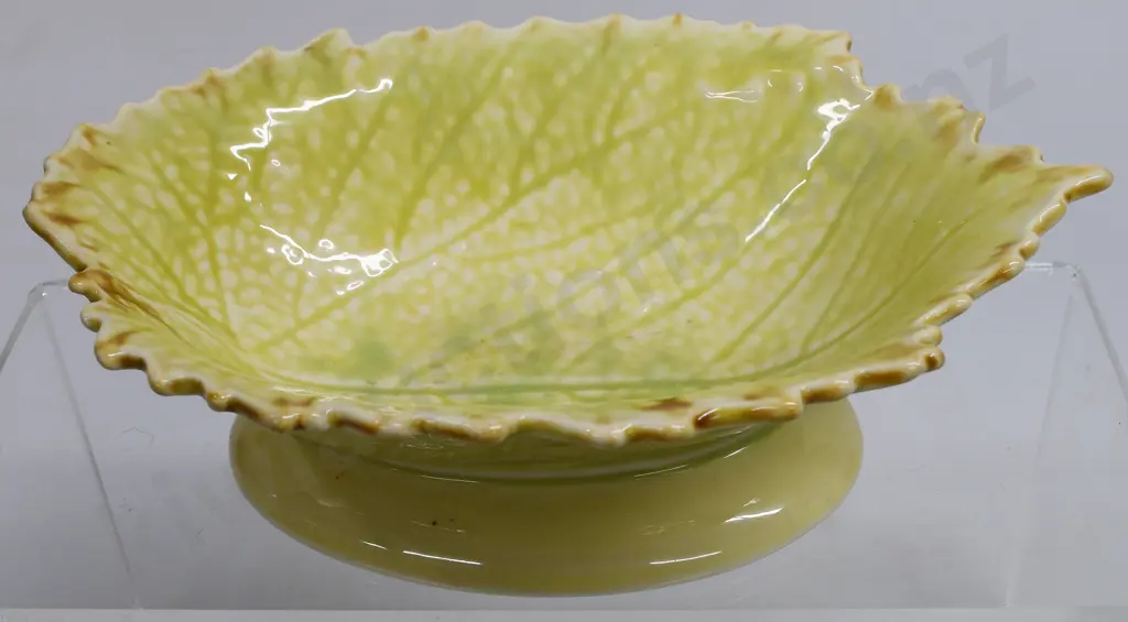 TEMUKA WARE LEAF PATTERN FOOTED DISHES Image 1++