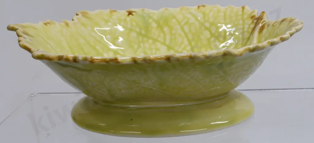 TEMUKA WARE LEAF PATTERN FOOTED DISHES Image 1++