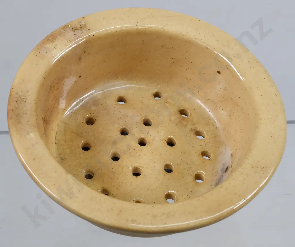 STOUR WARE TIMARU POTTERY ITEMS Image 1++