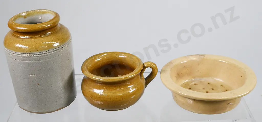 STOUR WARE TIMARU POTTERY ITEMS Image 1++