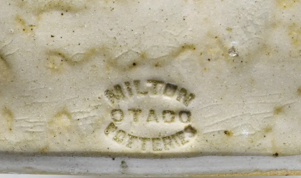 MILTON POTTERIES STORAGE JAR Image 1++