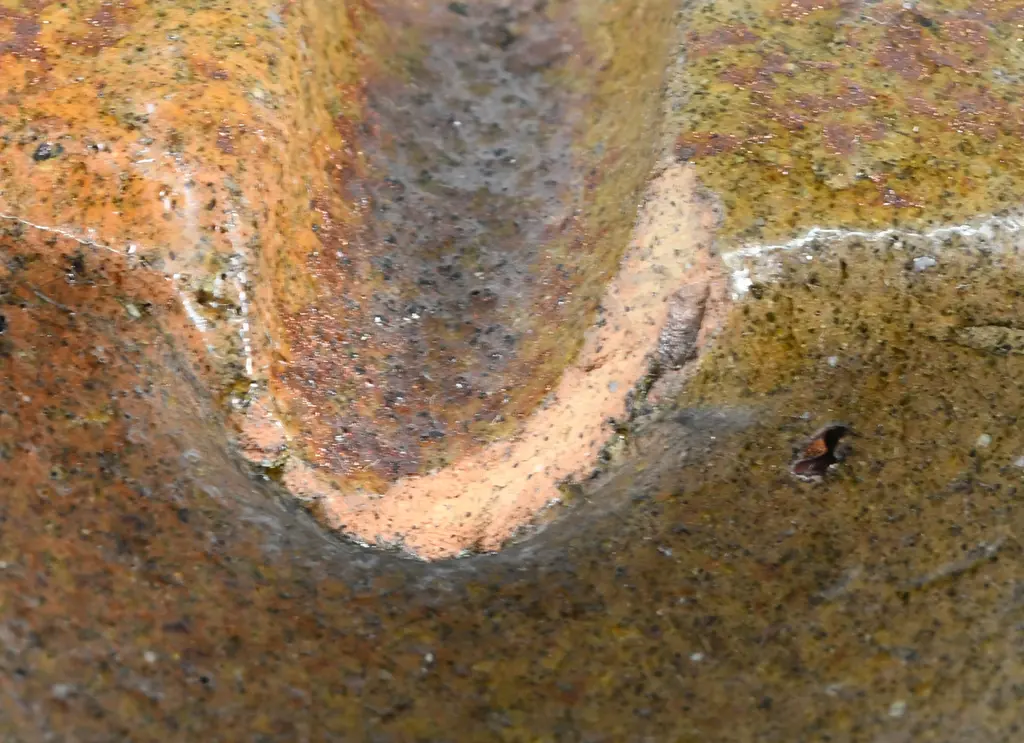 COLONIAL POTTERY NEW LYNN ASHTRAY Image 1++