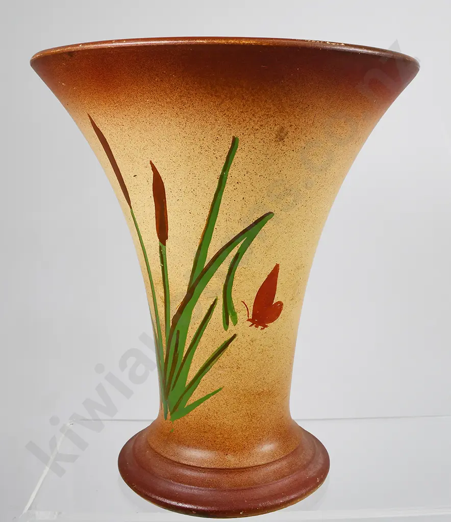 TIMARU POTTERIES VASE Image 1++