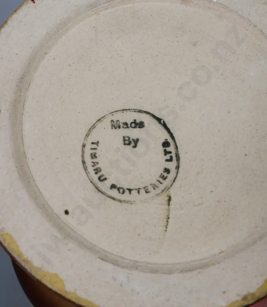 TIMARU POTTERIES VASE Image 1++