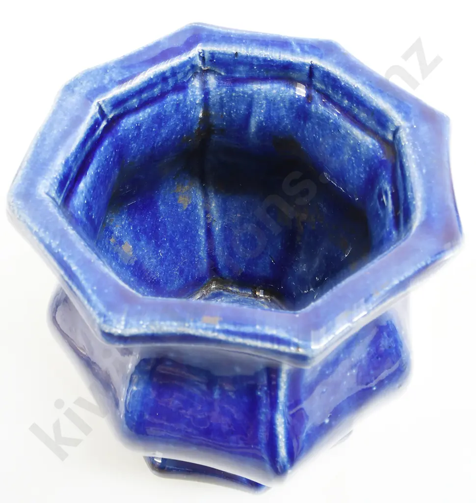 LUKE ADAMS OCTAGONAL VASE Image 1++