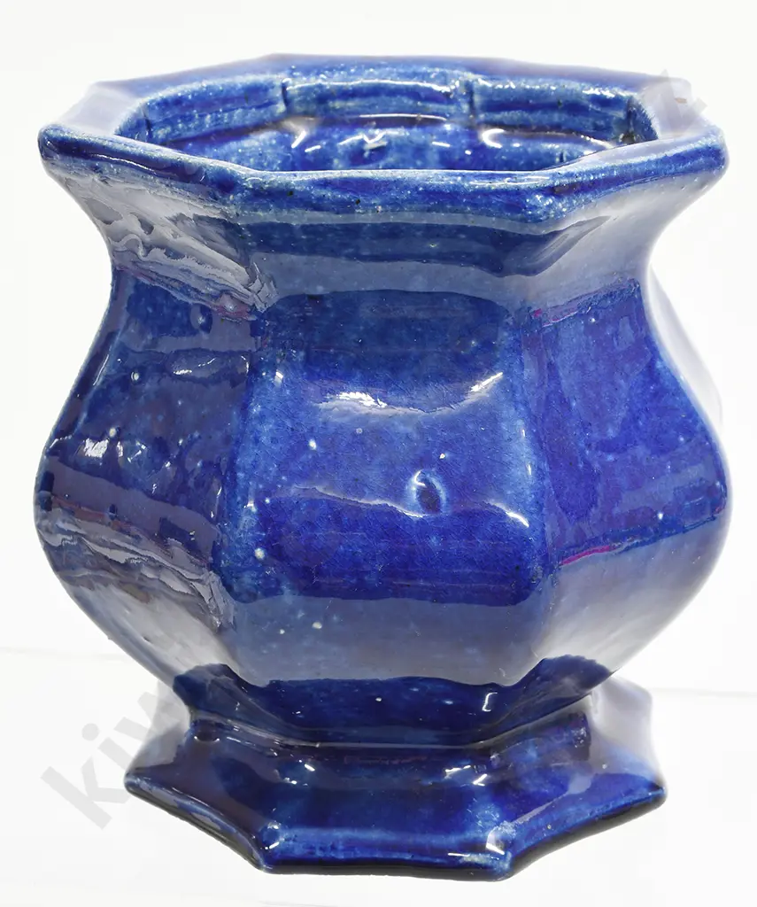 LUKE ADAMS OCTAGONAL VASE Image 1++