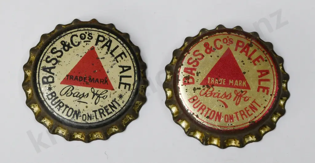 BASS & CO PALE ALE BOTTLE CAPS Image 1++