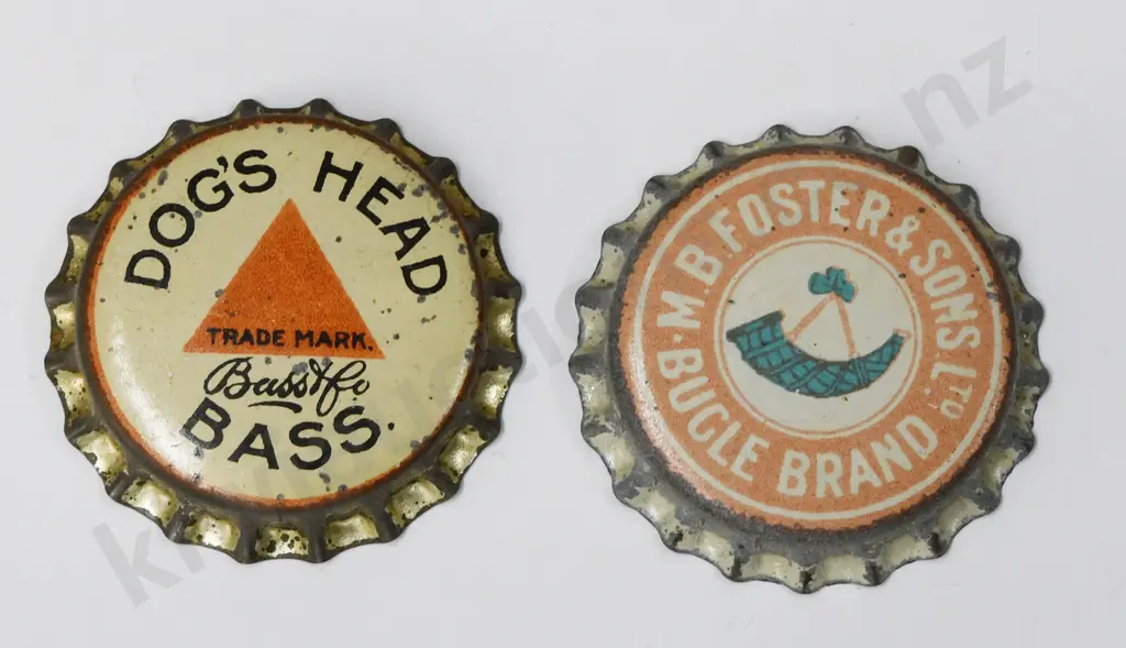 DOGS HEAD BASS, FOSTER & SONS BUGLE BRAND BOTTLE CAPS Image 1++