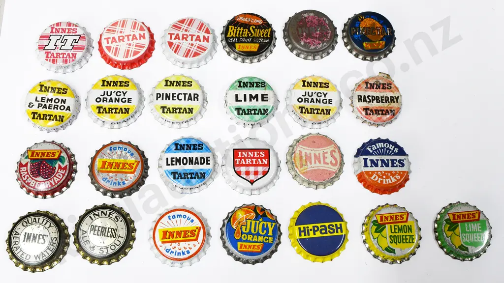 INNES TARTAN BOTTLE CAPS Image 1++