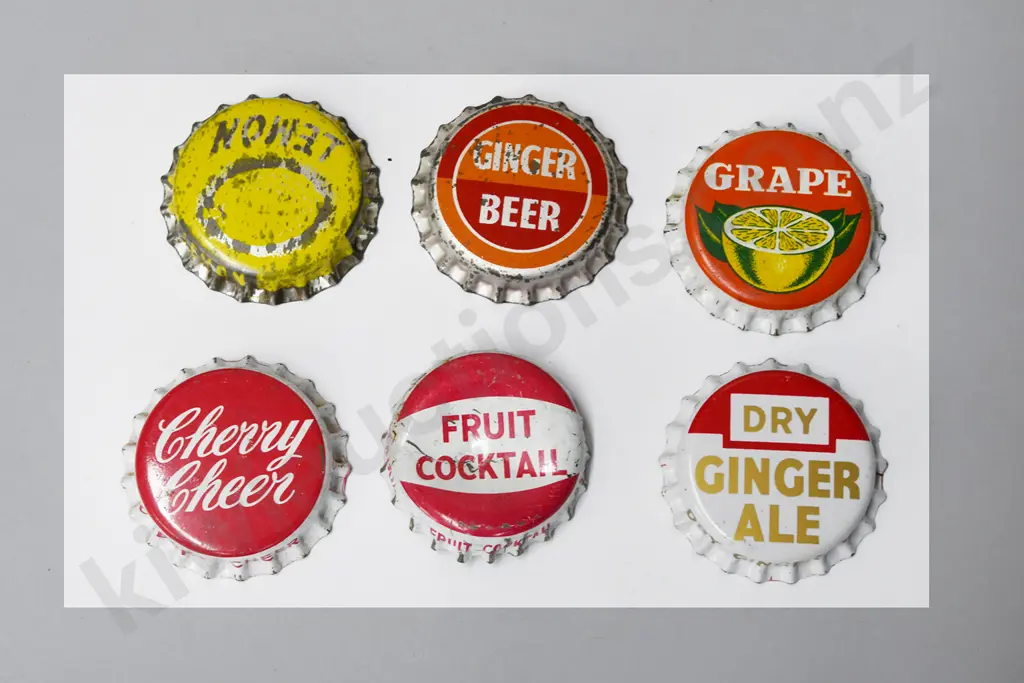 VARIOUS SOFT DRINK BOTTLE CAPS Image 1++