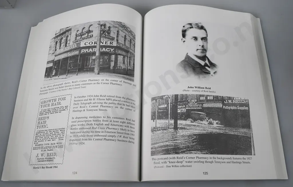 NAPIER'S MEDICINE MAKERS ILLUSTRATED BOOK Image 1++