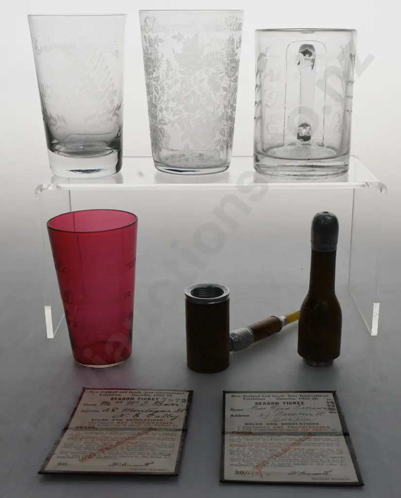 NEW ZEALAND EXHIBITIONS PROMOTIONAL ITEMS Image 1++
