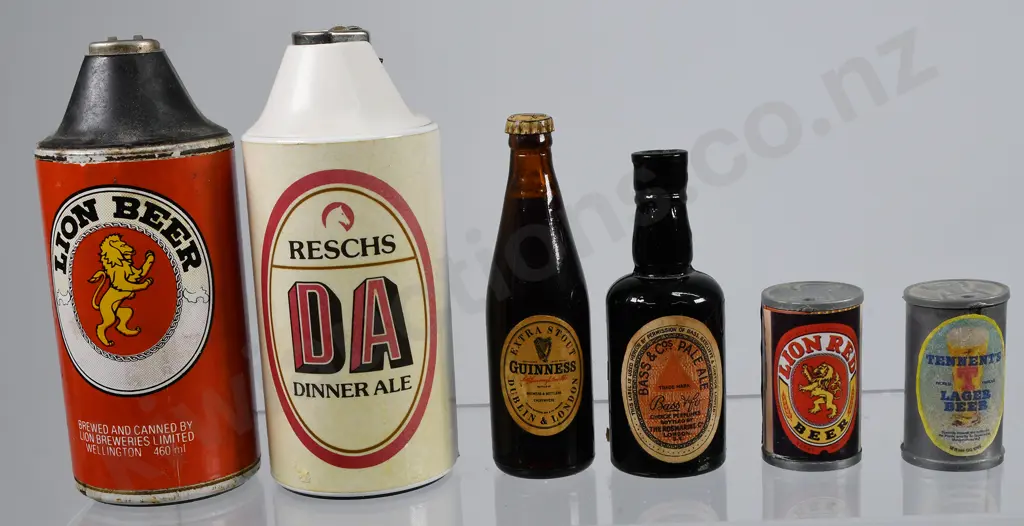 BREWERY RELATED COLLECTABLES Image 1++