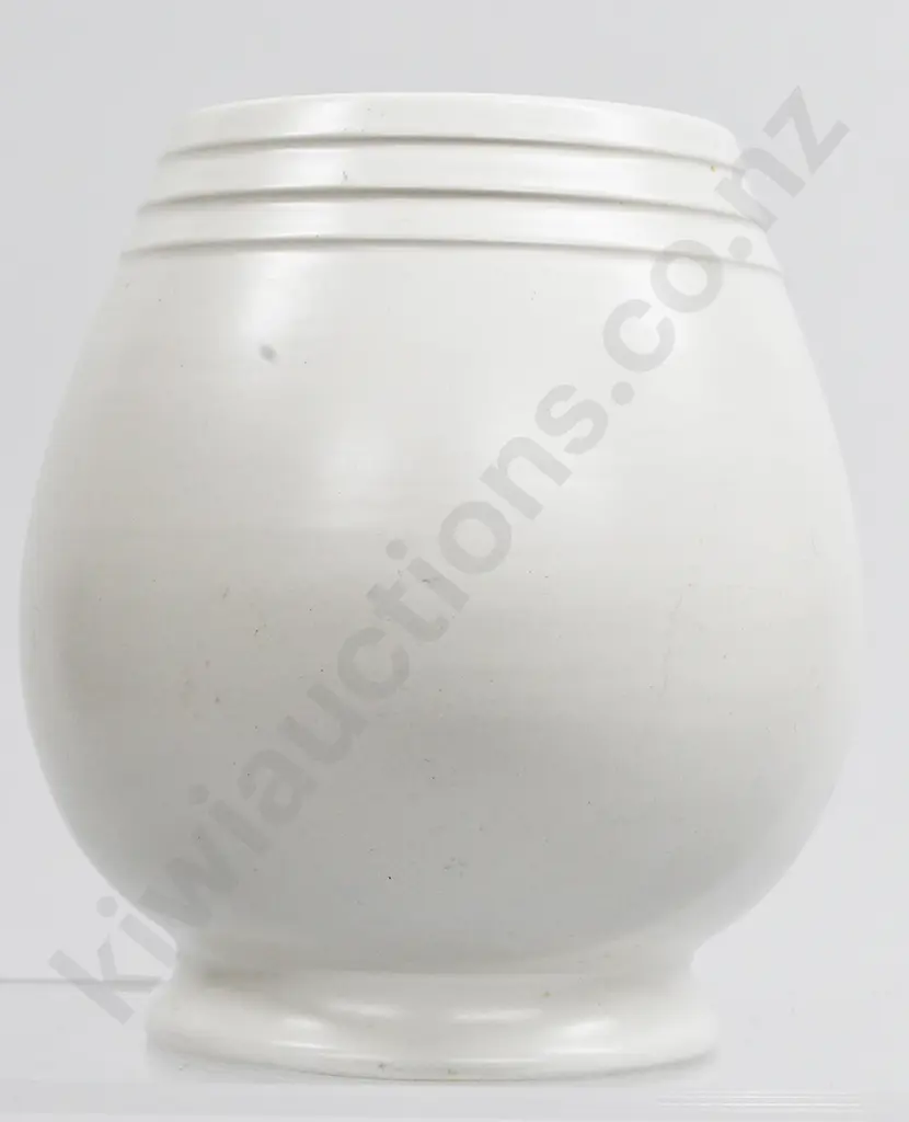 CROWN LYNN HAND POTTED VASE Image 1++