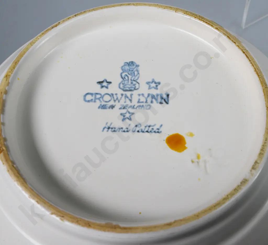 CROWN LYNN HAND POTTED VASE SHAPE 34 Image 1++