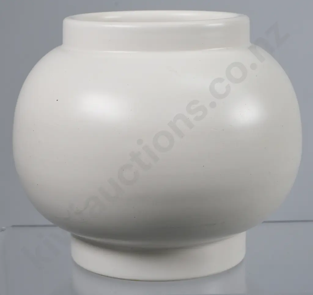 CROWN LYNN HAND POTTED VASE SHAPE 9 Image 1++